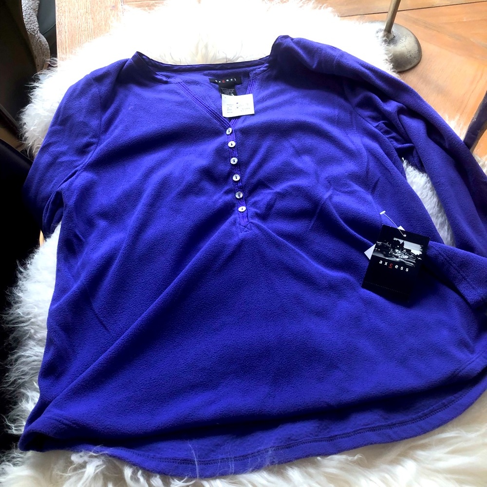 BNWT Axcess womens fleece like pajama pullover sweater in size medium!!